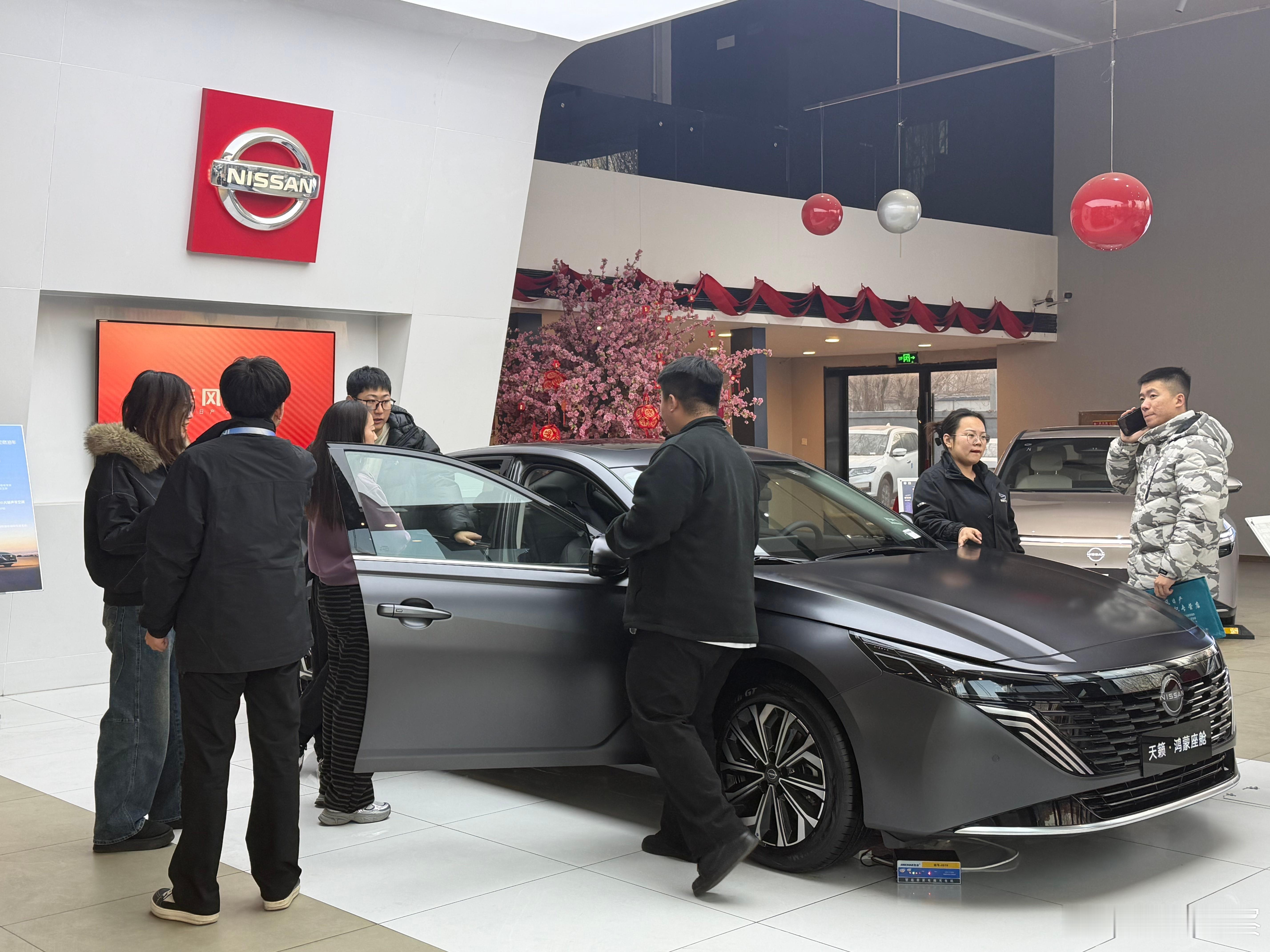 天籁这波真是火出圈了！车展上国内外朋友围得水泄不通，订单接到手软。最打动的还是那