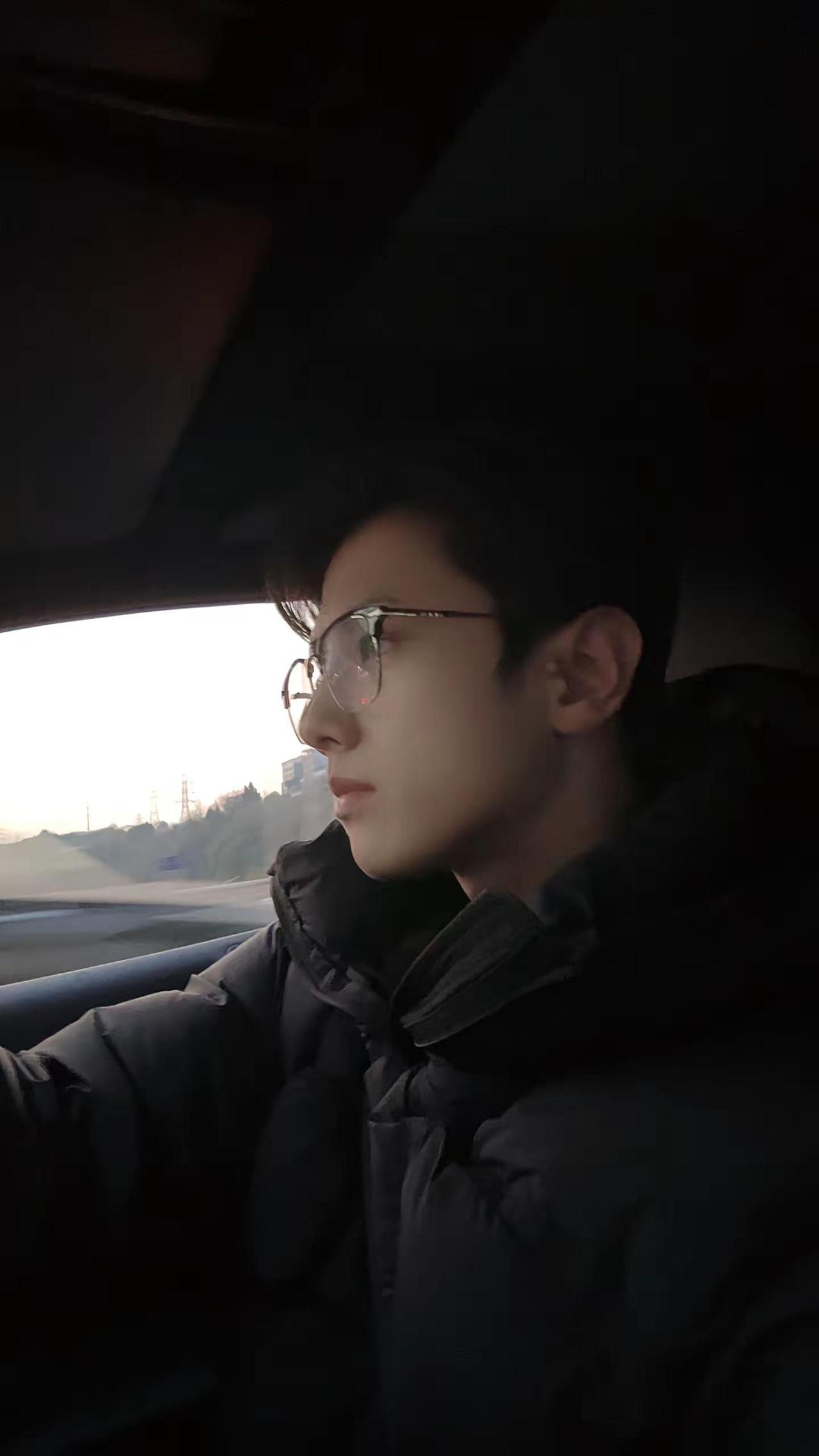 闭嘴吧说的话都没你长相有攻击力天蝎座假装自己很酷侧颜