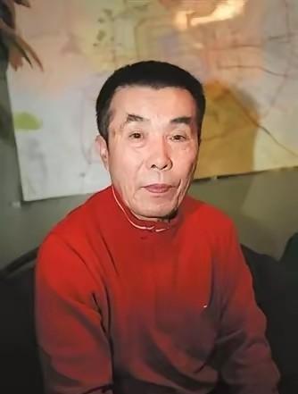 别再争了，小品王的剧本，其实都是“偷”来的。何庆魁给赵本山写的本子，你以为是坐