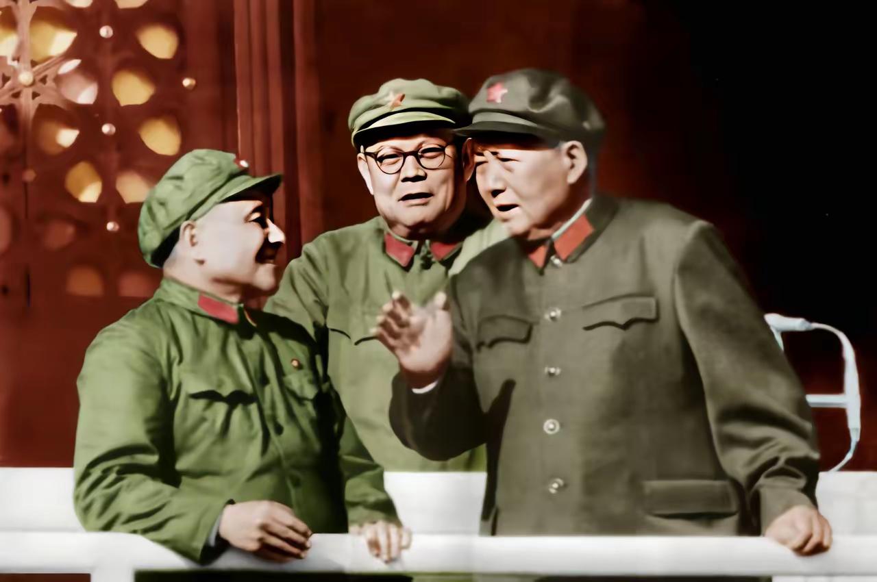 伟人就是伟人，那气度、那神韵、那一招一式是与生俱来的，真的是学不出来的！——