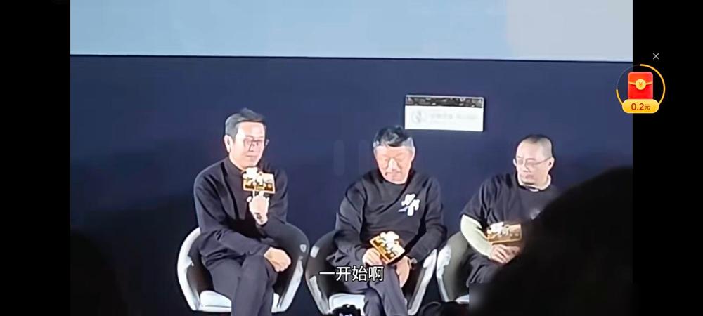 侯鸿亮说《得闲谨制》一开始是👆🏻交给他们的一个任务，但他们也没有马虎对待，很