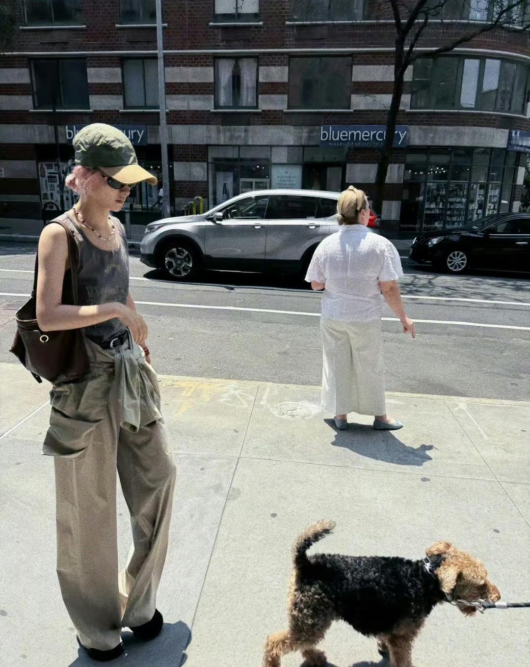 难道只有我觉得赵丽颖不适合这种打扮吗？赵丽颖，在我的心中一直是温温柔柔的甜甜