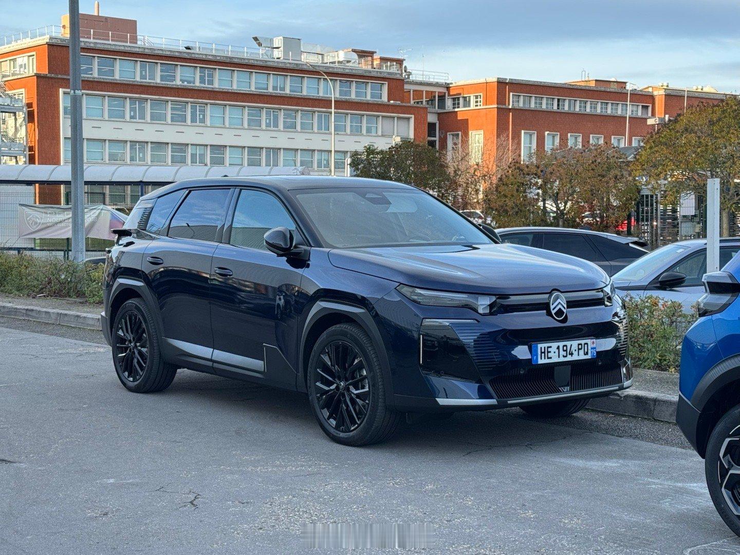 友友们，我最近的安排非常满，ELO概念车的新闻我晚点更新，这周不会更新周六见法