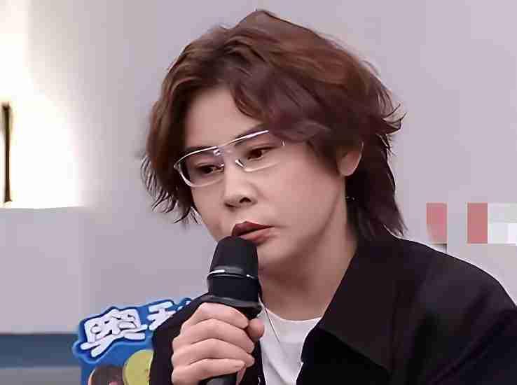 王濛这股较真劲儿，看完真让人提神！浪姐直播里，倪萍说“商量一下”，她“噌”