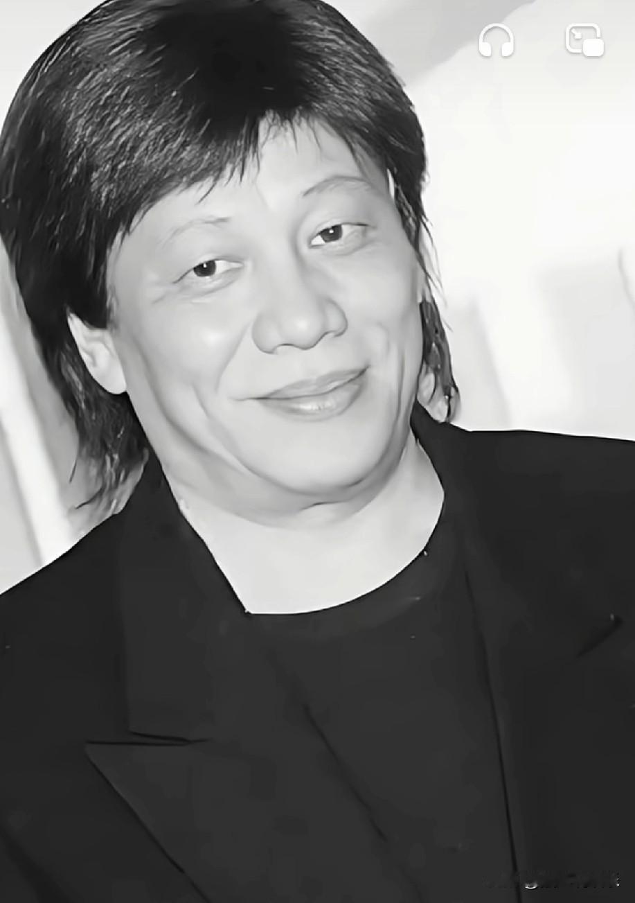 梁小龙的追悼会在深圳举行，生前好友白彪、陈惠敏等亲临现场，送他最后一程。众人怀着