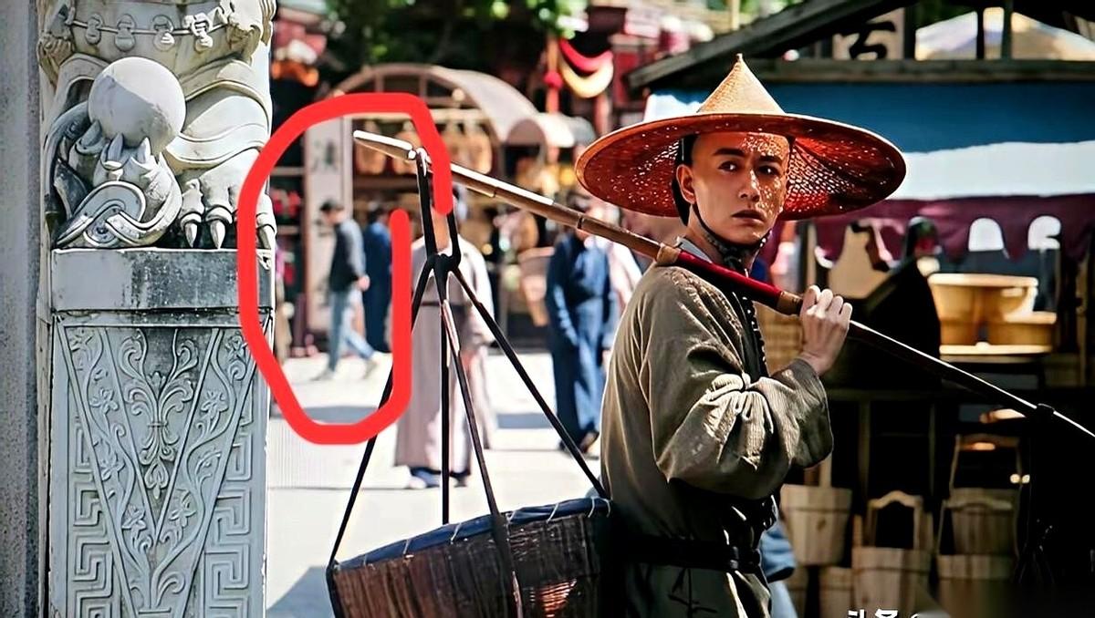 我直接笑喷，《大生意人》里最大的腕儿，不是主角，是那个背着手，从清朝溜达到21世