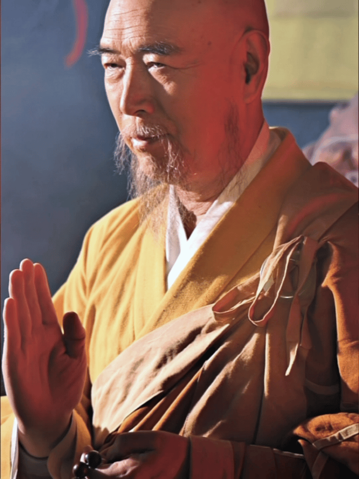 唐诡方丈cos诡舍反派哇塞了，谁懂！方丈这眼神真是藏不住的狠戾，隔着屏幕都很有