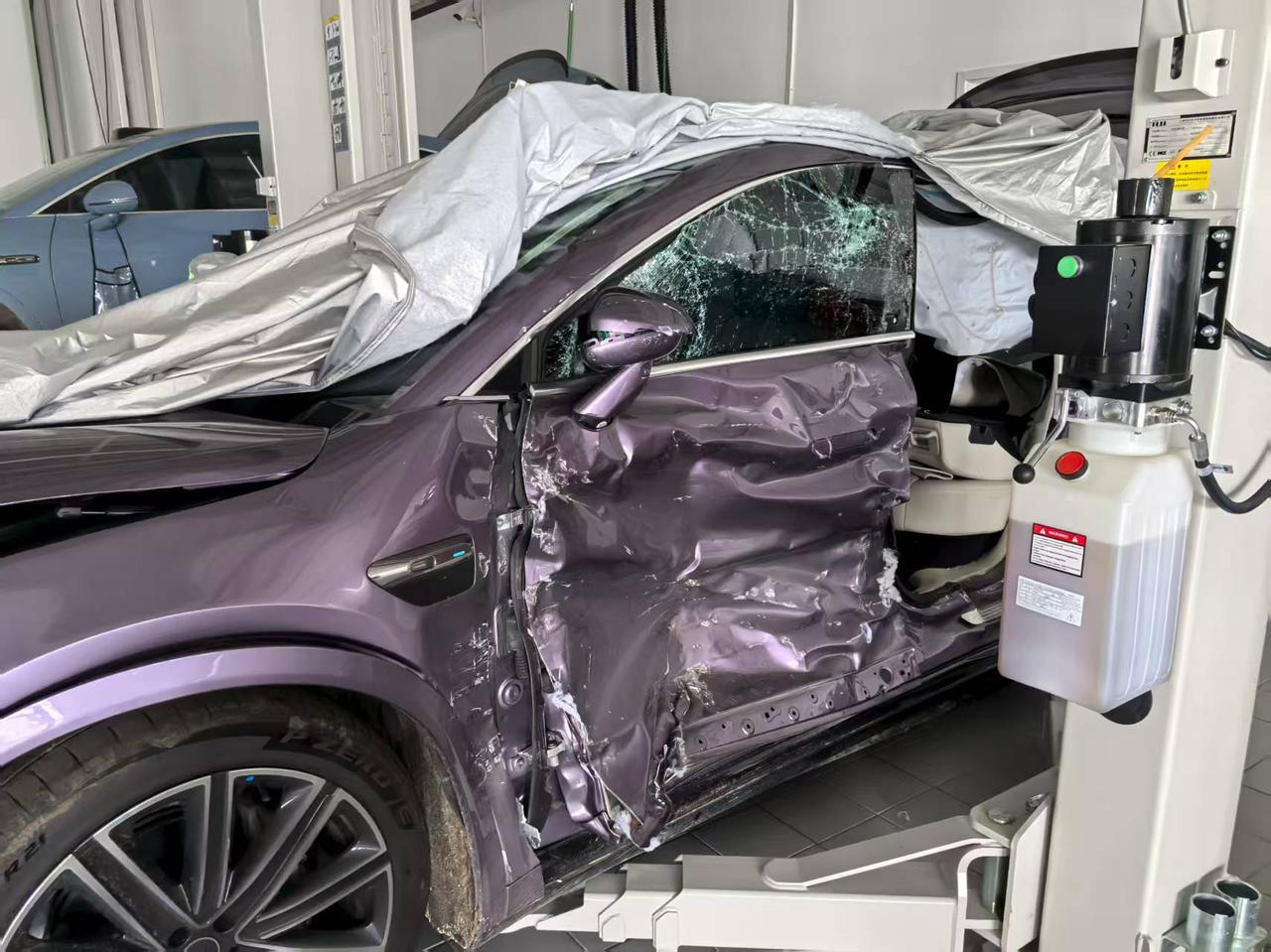 智界S7事故后车主再购R7：有一种信任叫“智界安全”刚刚刷到智界S7高速被两大