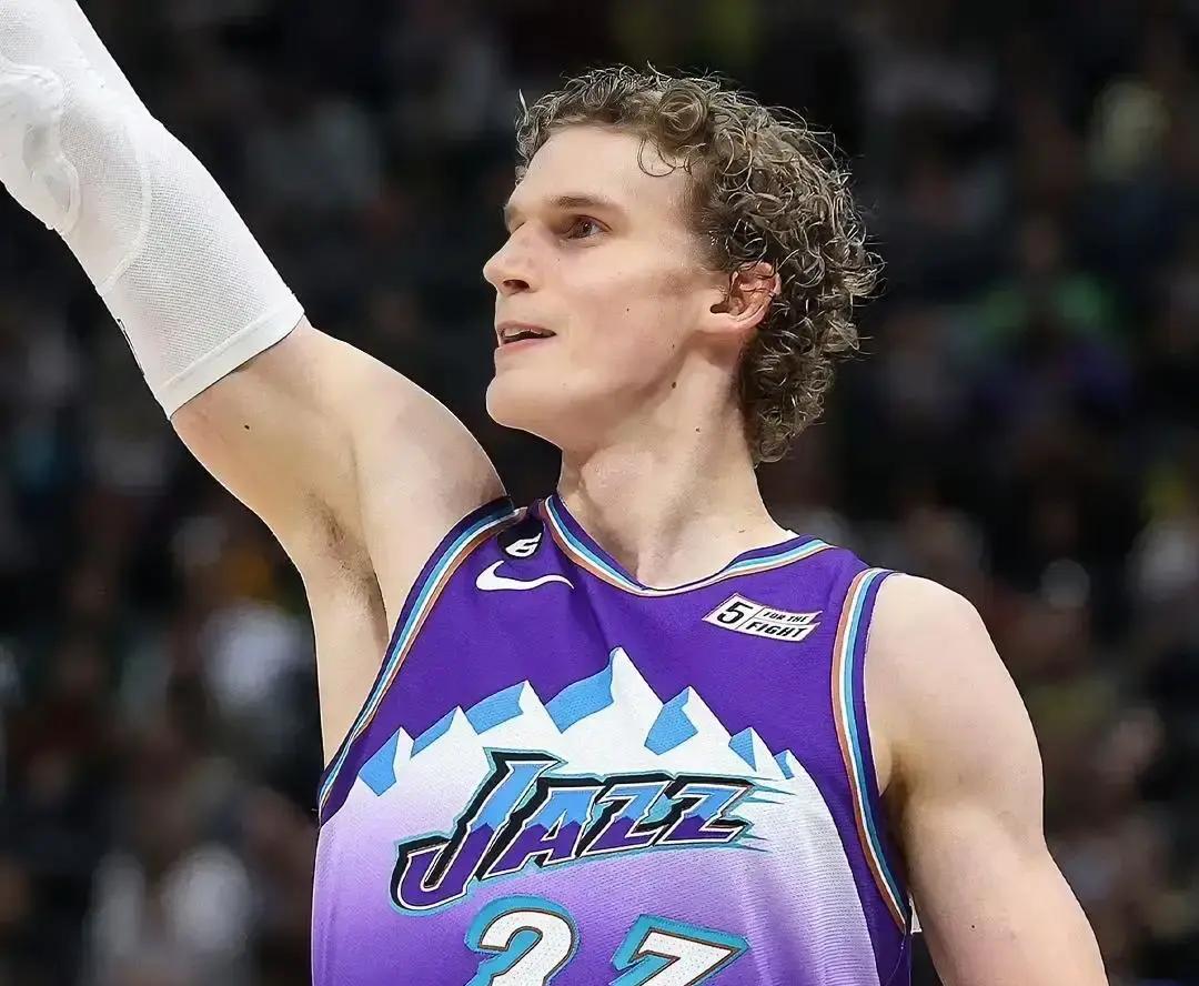 爵士赢独行侠，关键不是马尔卡宁，而是一个全联盟都没打算交易的新秀。基扬特·乔治