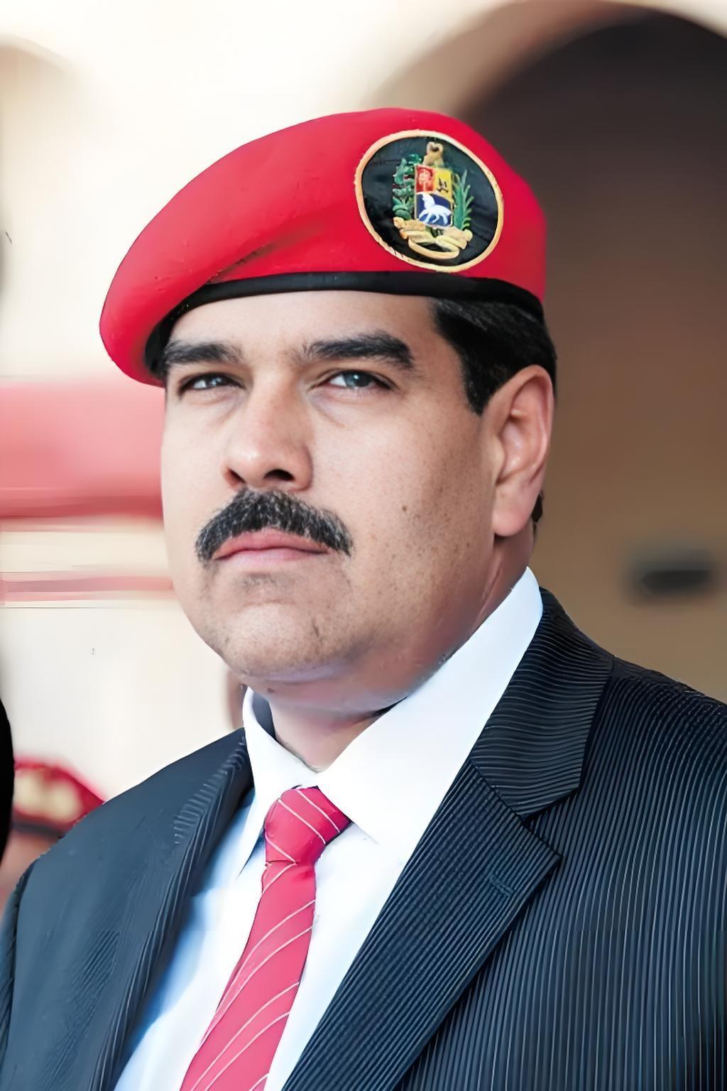 蚕叔说:“除非脑子进水，不然美国不会对委内瑞拉动武”！理论上确实是这样。因为不