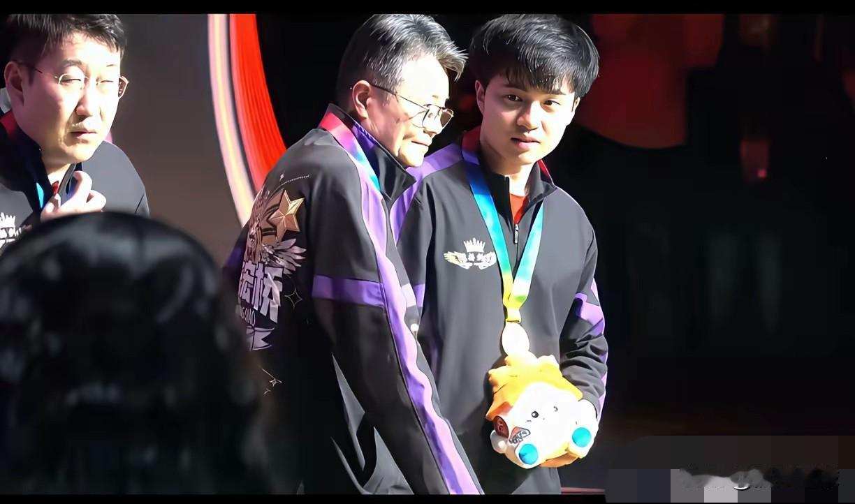 魏桥这个举动：给了林昀儒体面，但却给了我们一个遗憾！如果大家仔细观察：会发