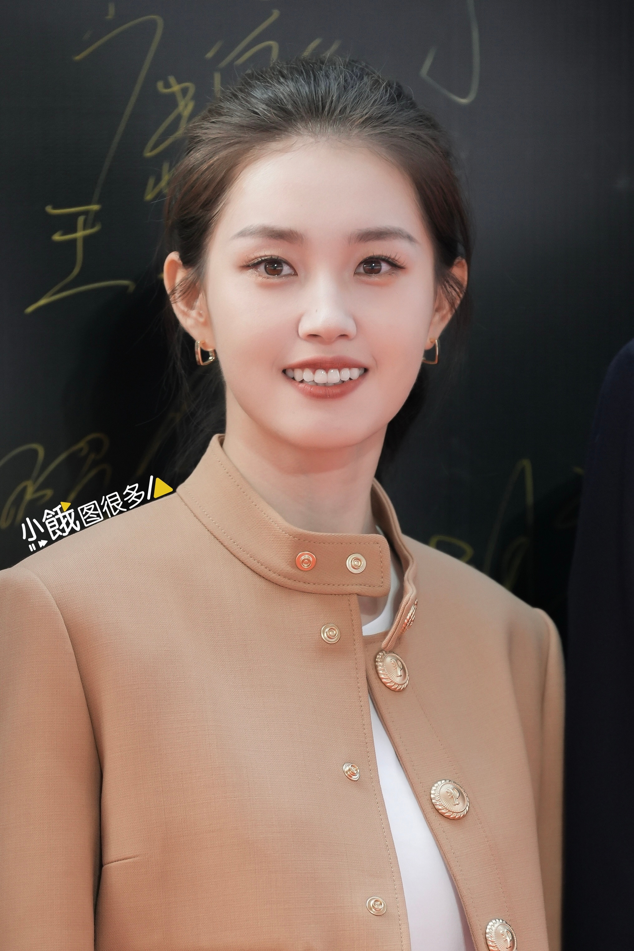 郭宇欣玉簟秋20251101文荣奖红毯郭宇欣高清图集6p，明媚大美女，郭宇欣