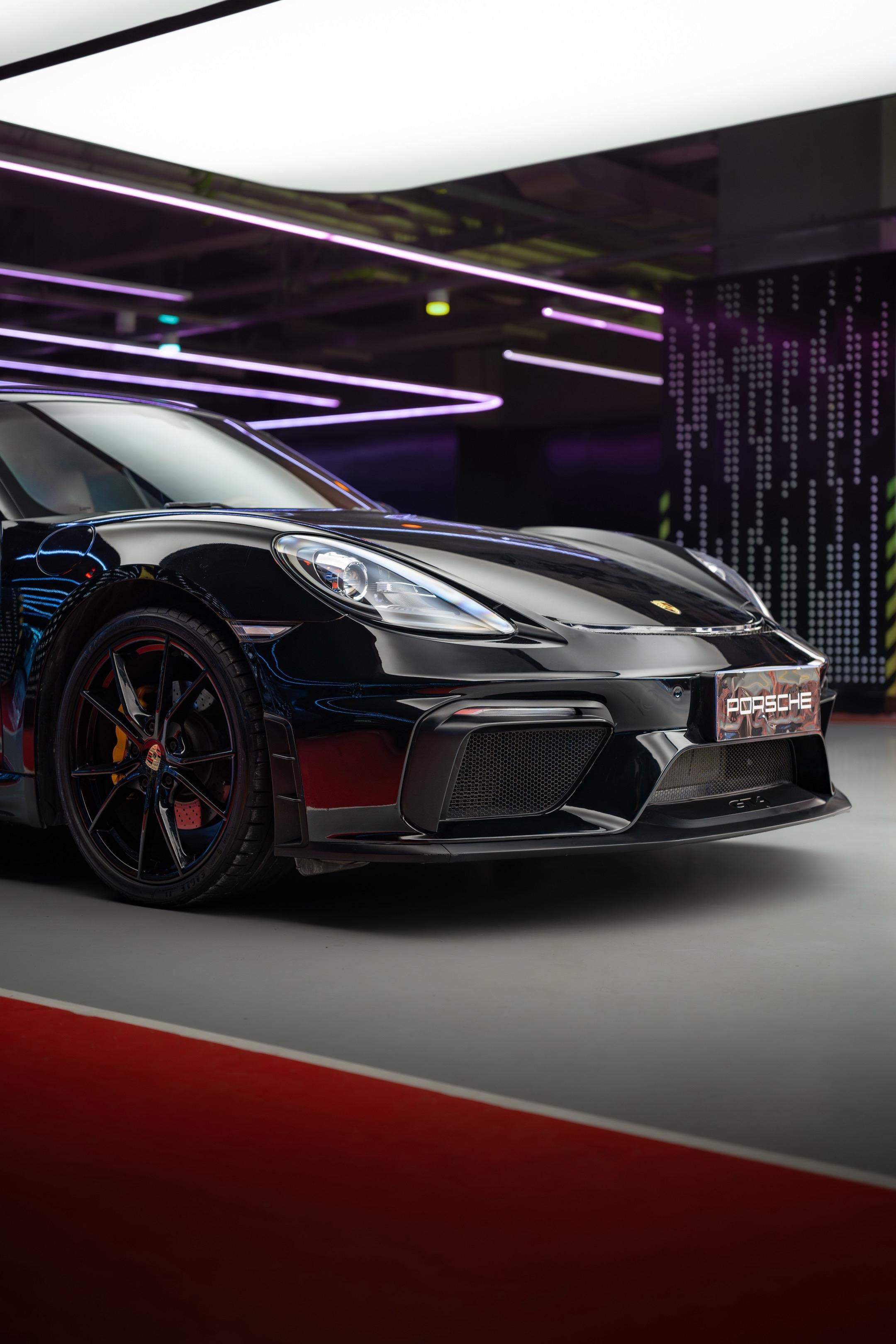 我也不知道它哪里好 但是妹妹跟着它跑。