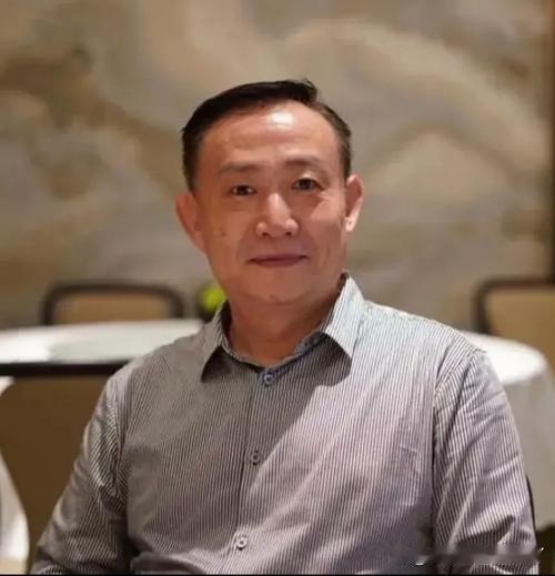 卢麒元发文！直言当下全球经济格局，一番预判信息量很足。针对目前全球贸易摩擦持续升
