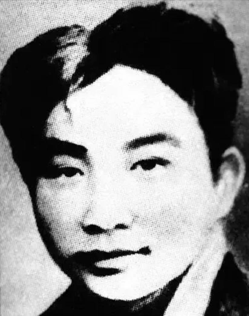 1935年8月，两个地下党被关贵阳监狱里，敌人准备下毒手。这时候，一个看守突然说