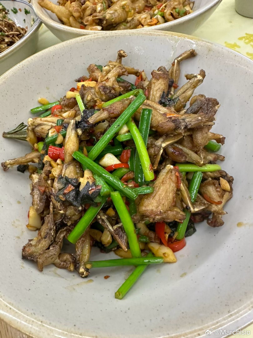 浅吃一波排了78桌的家常菜。长沙·壹双好手口味饭店