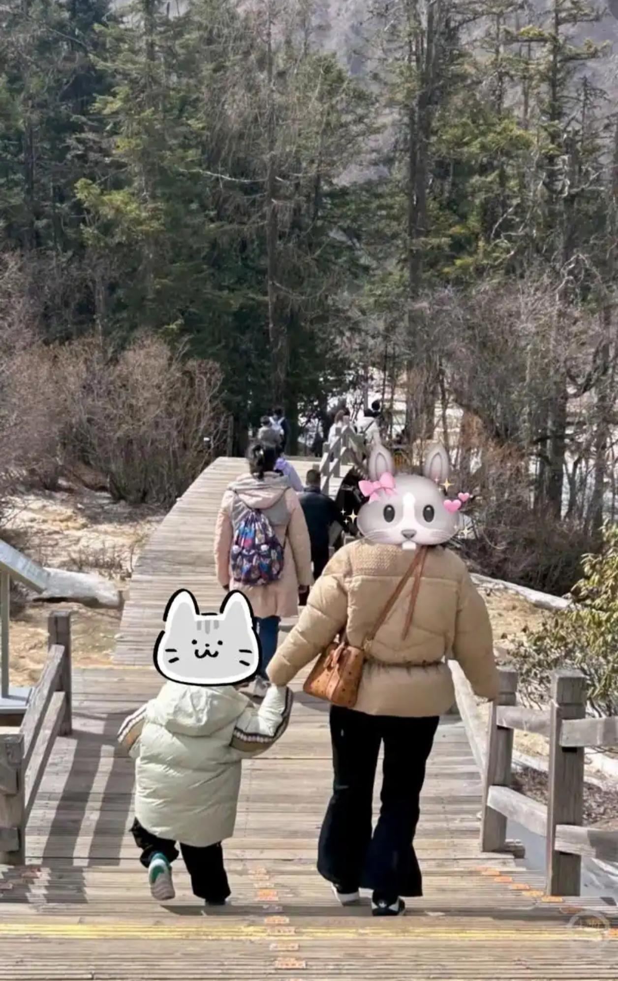 黄龙“小便门”后续：景区硬核处罚，涉事家庭被“拉黑”“人间瑶池”差点变“尿池