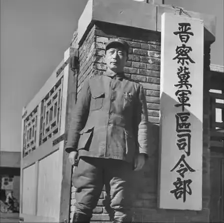 1948年，厨师准备杀鱼，给毛主席补身子，路过的聂荣臻看了一眼，就说：“这鱼有问