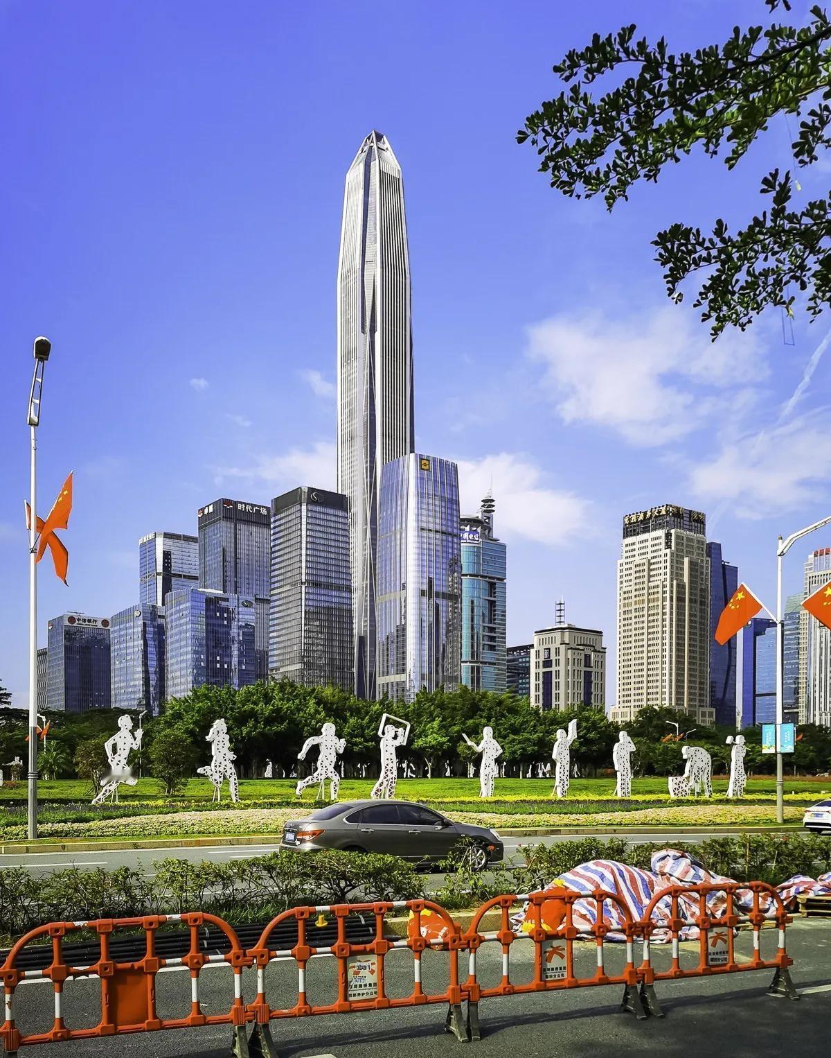 深圳市中心挖红薯，这是真的！深圳市民中心南广场，3000平米花田变成“红薯地”