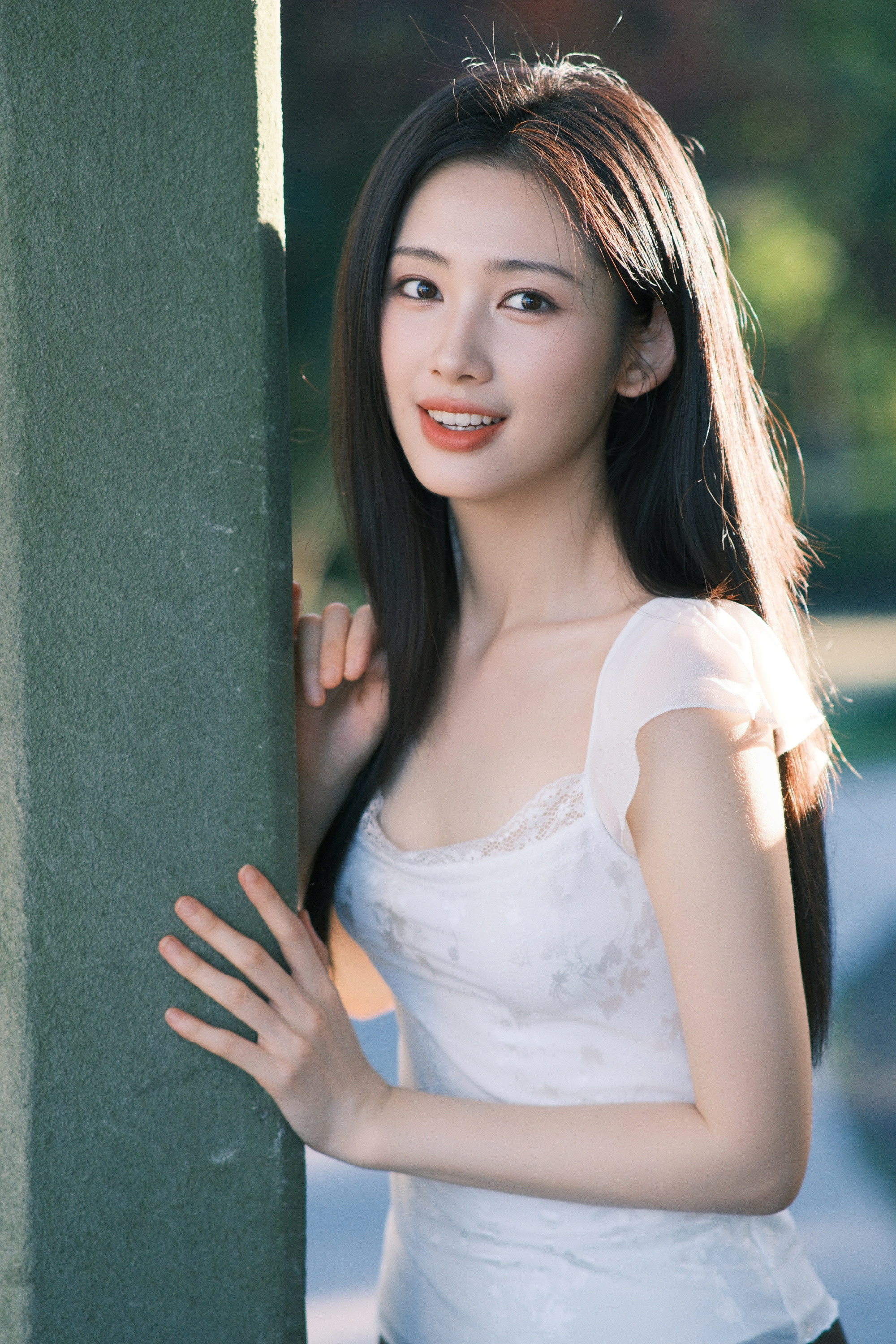鹤秋长发妹短发姐鹤秋长发短发都精彩长发时期温柔到能掐出水，短发时期飒到能迷倒一