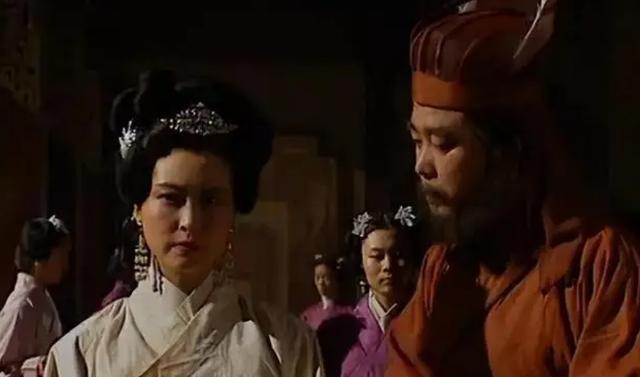 大将军何进手握天下兵权，手下有袁绍、曹操等一众能人，明明占尽绝对优势，为何会被十