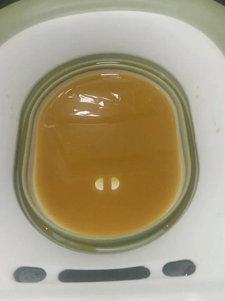 用中药泡屁股的感觉，真是爽嗨了！温水中饱含着中药的情分，屁股期盼情分的亲吻，两者