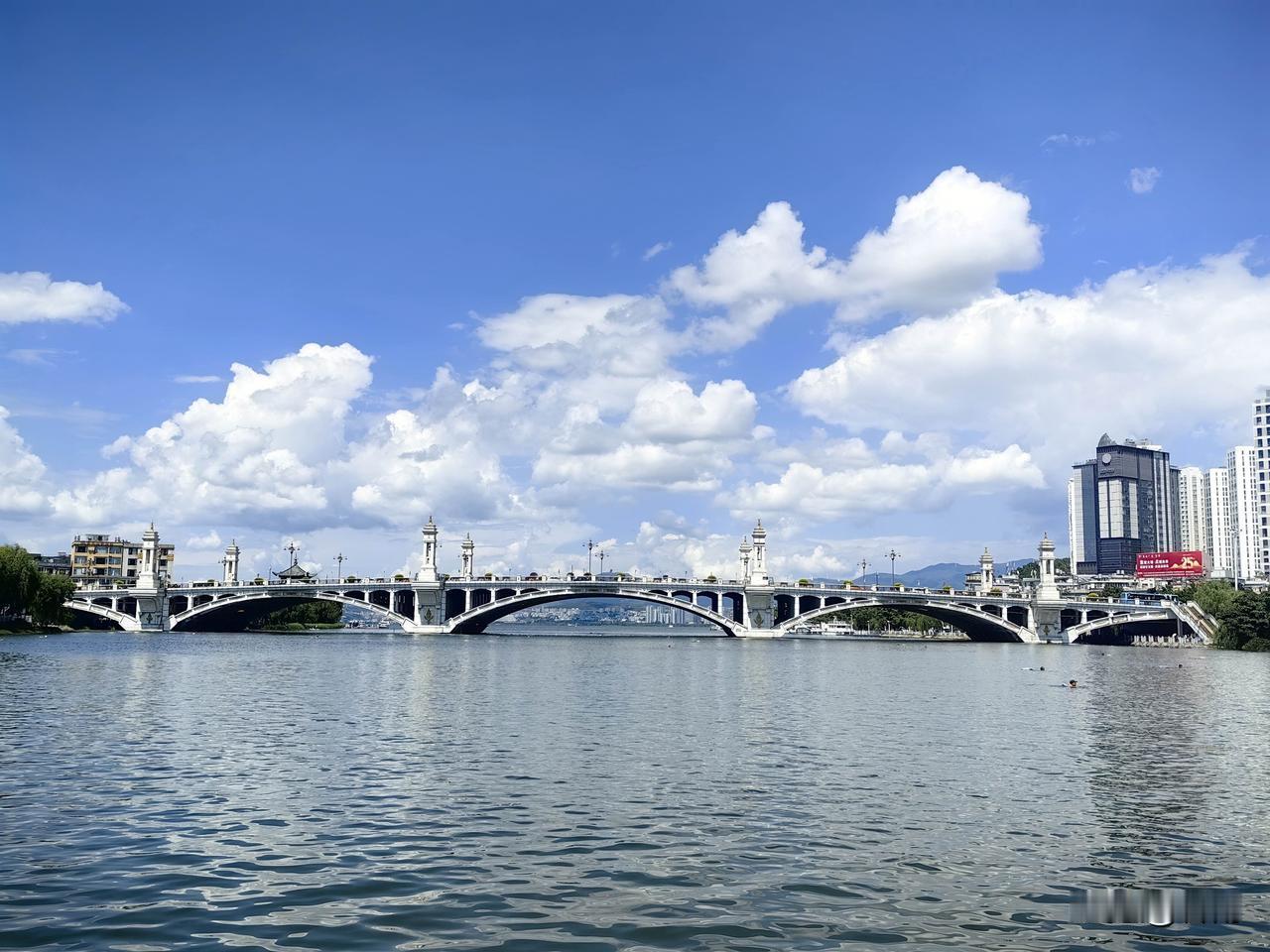 老年生活感悟：与人相处，择善而交，才不会再被人际关系所累心。我们退休之后，人