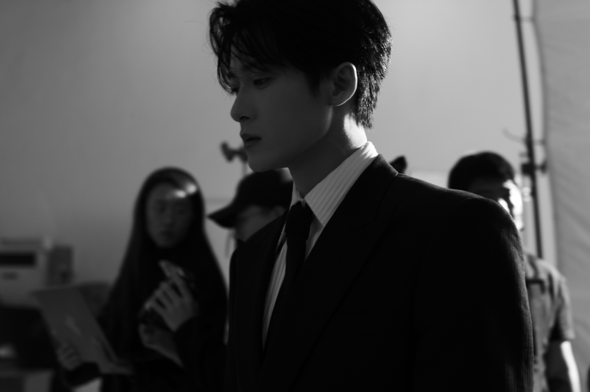 1.《万花世界》已经找鞠婧祎试妆了，不出意外的话很快就会定下开机时间，目前已经敲