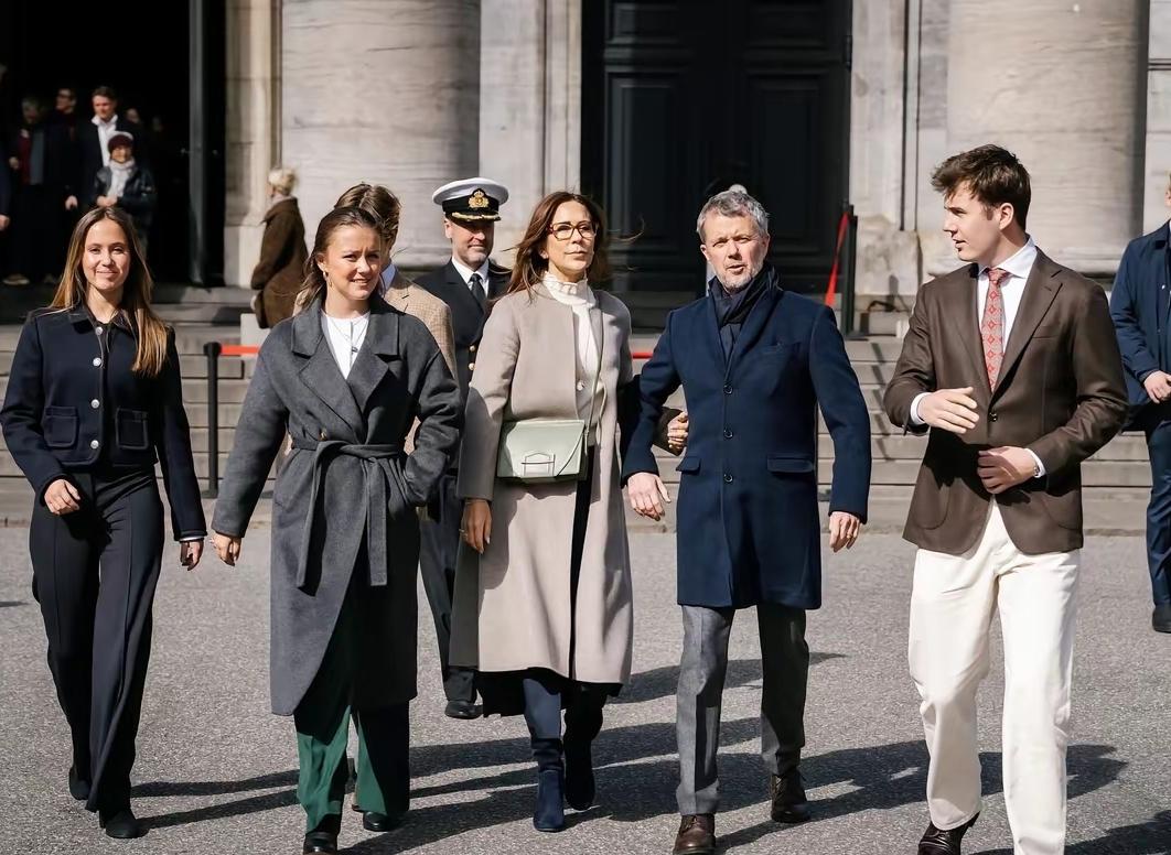 王子也得注意形象呀！丹麦王储，不就是最好的证明！身为丹麦的王储，未来的继承者，