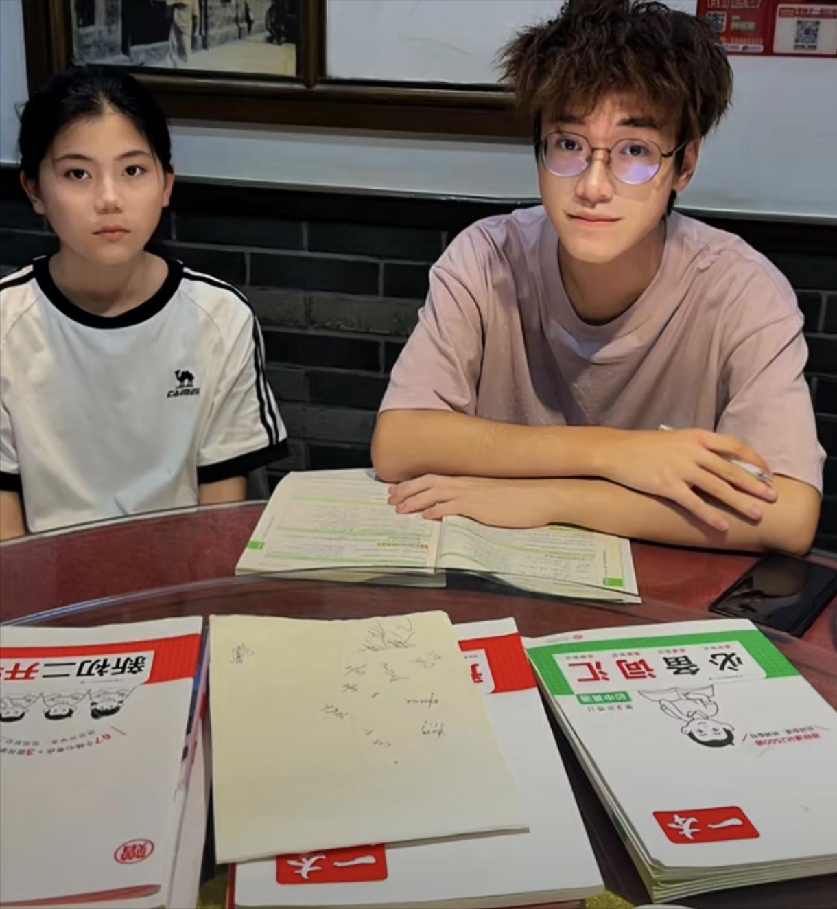 钵子菜老板花3000元请的211大学生，从暑假工变家教，她还亲自问了这男生有没有