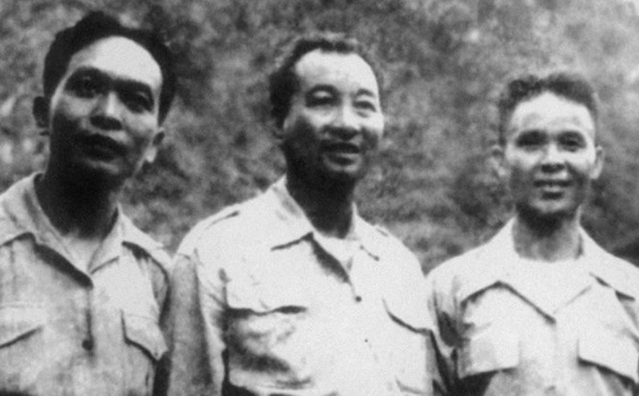 一次，陈谢兵团司令陈赓与豫西军区副司令孔从洲见面，笑着问：“老曾（豫西军区司令）