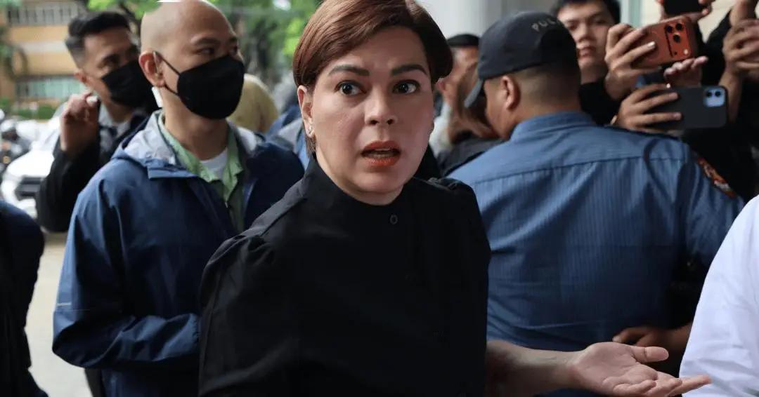 菲律宾奎松市法院女法官拉莫斯怎么也想不到——签了个逮捕令，自己反倒成了全民“头号