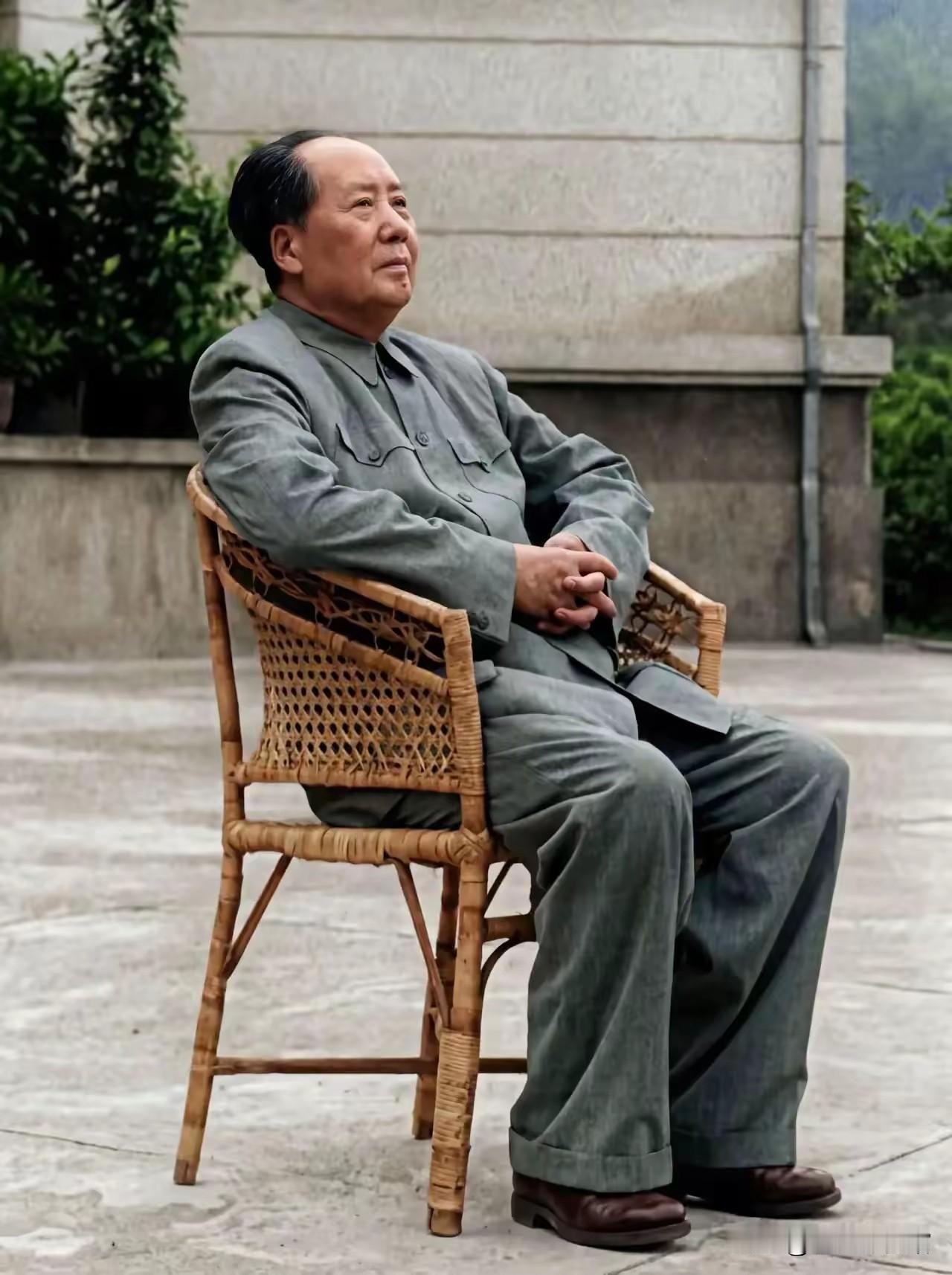 随便一坐，主席一个！