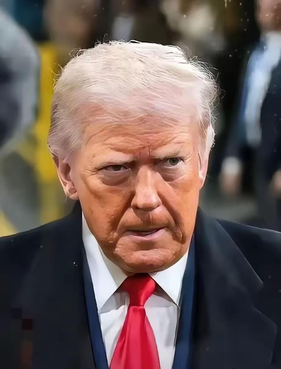 特朗普公开表态！2026年8月20日，特朗普在白宫回答媒体提问时，说美国手里攥