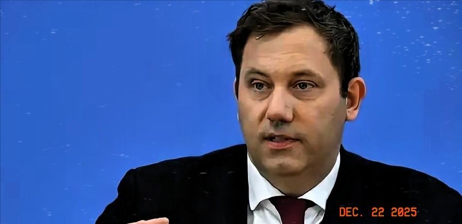 *刚从中方访问回国的德国财政部长克林拜尔，在德国接受采访时警告说：我在中国已经亲