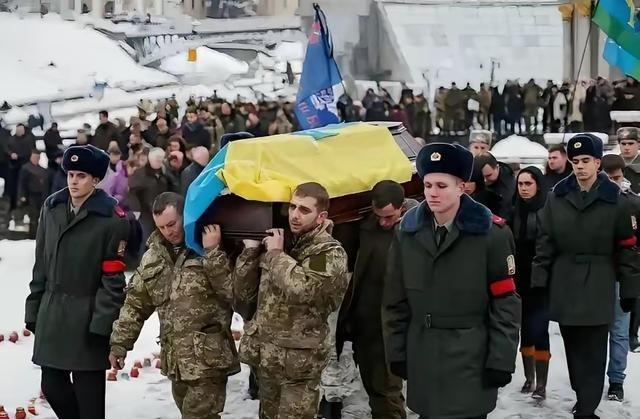乌克兰的伤亡情况，终于有人说了真话！四年冲突中，真实损失数字始终遮遮掩掩，各方