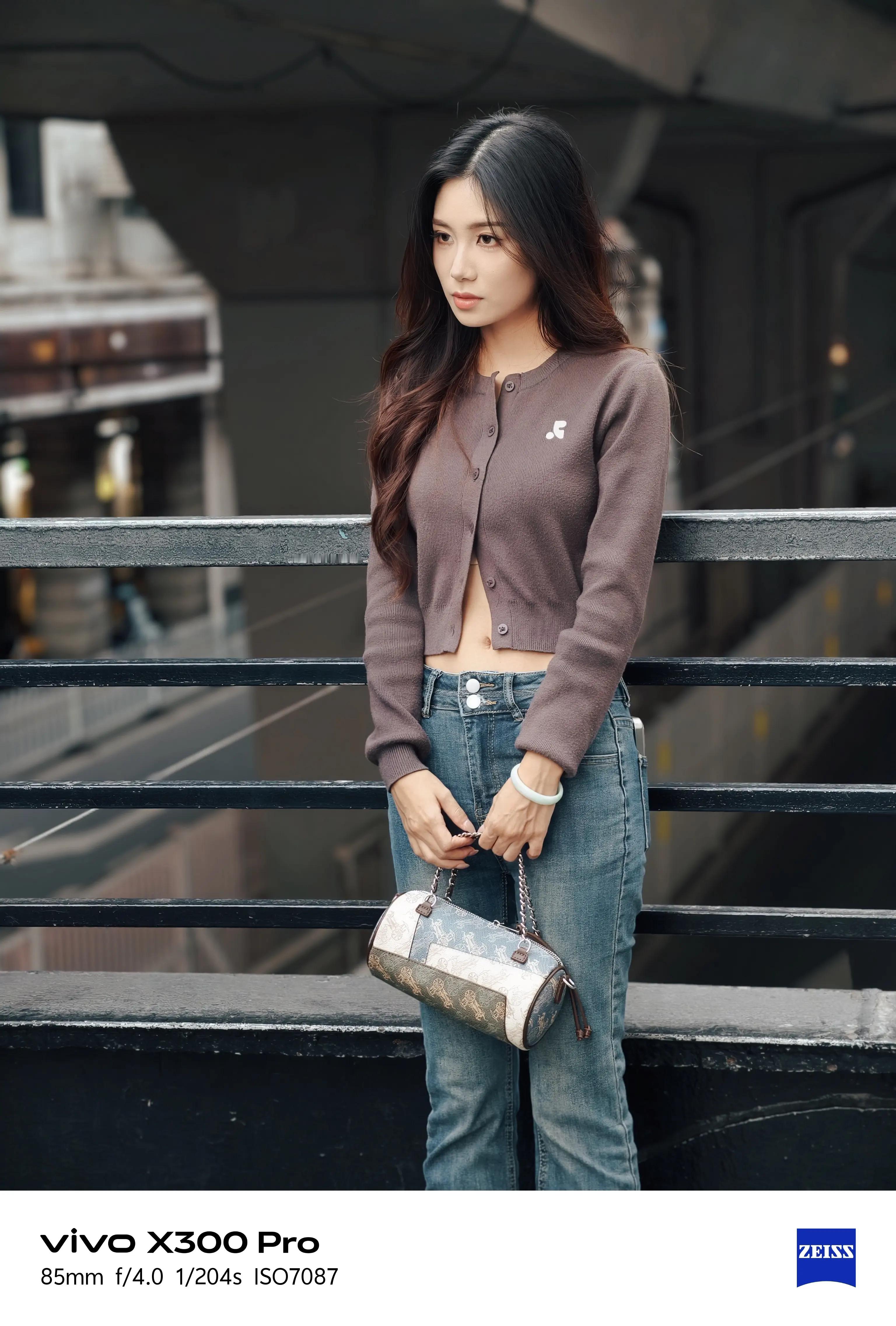 vivoX300Pro人像作品85mm焦距、f/4.0光圈、1/204s快门