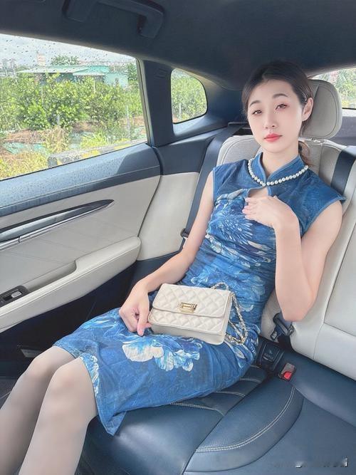 油车为什么疯狂大降价？原因在哪里？中秋国庆长假期间，车市有个怪现象：曾经加价