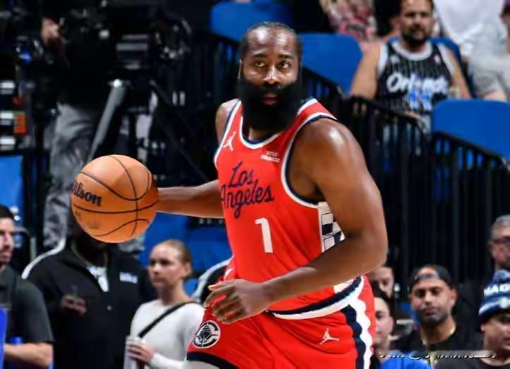 意料之外!11月22日，NBA洛杉矶双雄传来3条新消息:一，快船队虽因比尔