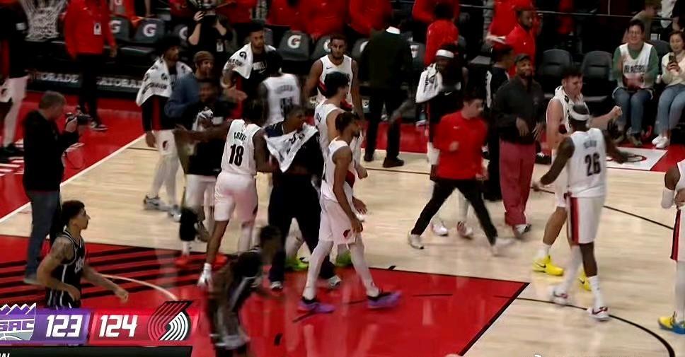 谁说咱打不了NBA！从夏联到季前赛，杨瀚森最大的优点就是球商和适应能力。开拓者