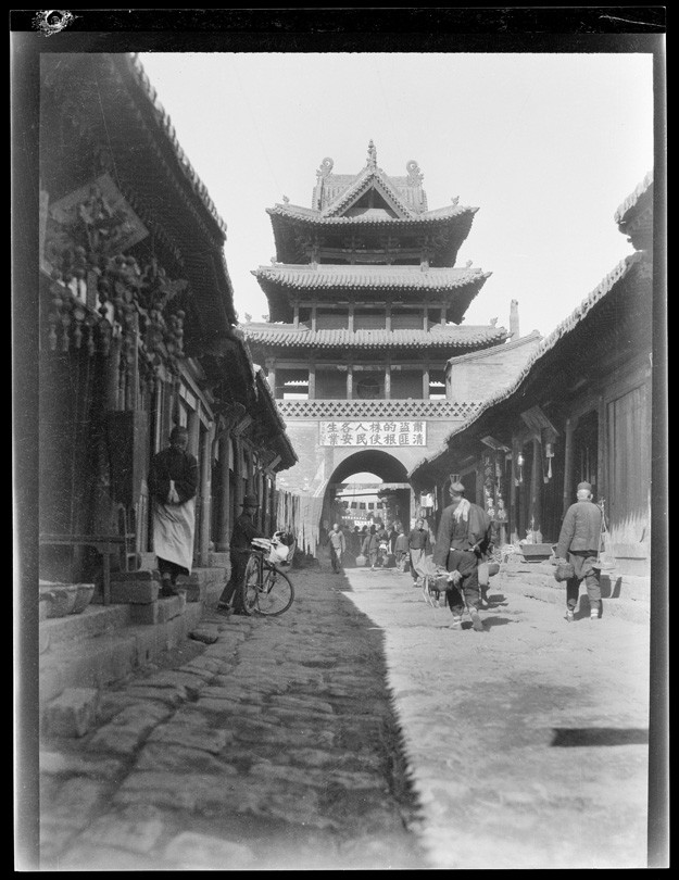 1931年，河北省保定范阳县城门。