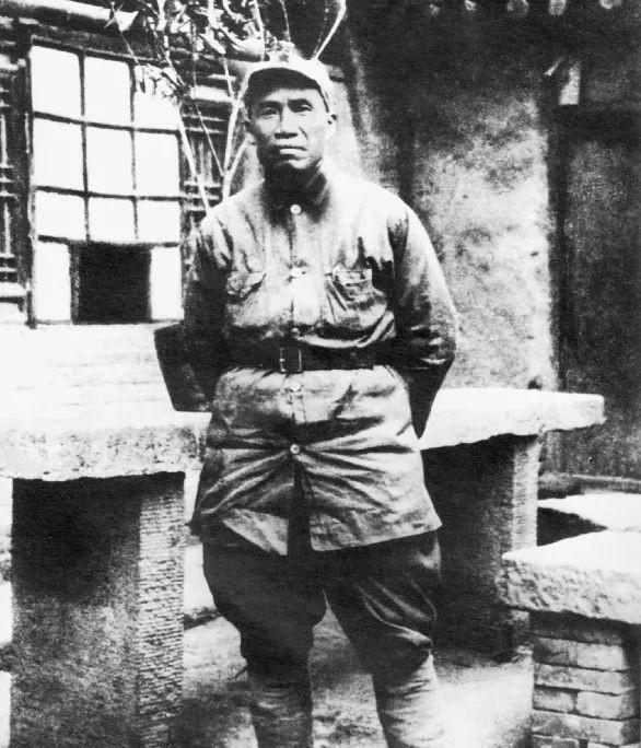 1929年，朱德抓获了一个国军团长，这个人很嚣张，有30个老婆，曾扬言要活捉朱、