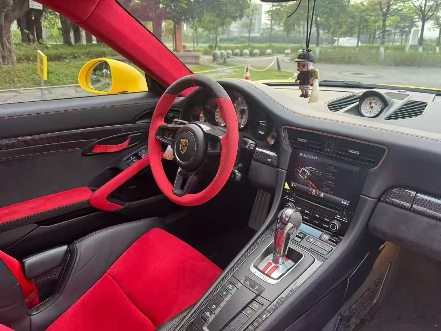 保时捷911 GT2RS，2019年5月上牌，满配，魏斯阿赫套件 碳陶盘带车衣