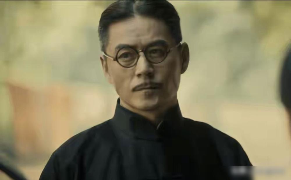 于和伟身边最忠心的管家，天天帮他抓内鬼，最后竟亲手把他送上绝路。天天在田老板