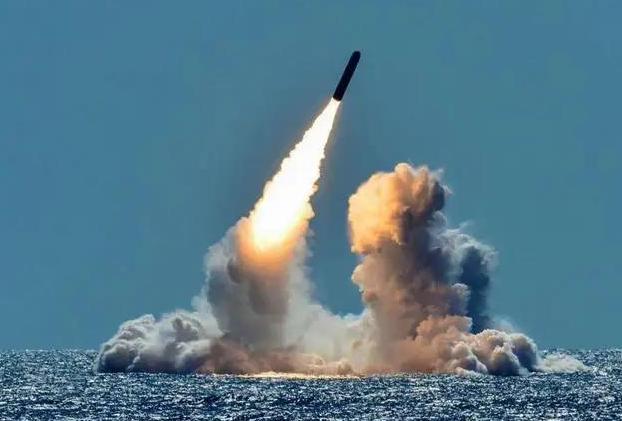 “中国电磁炸弹一次攻击就能瘫痪美国！”2021年，美国专家文森特·莱普在一次公开