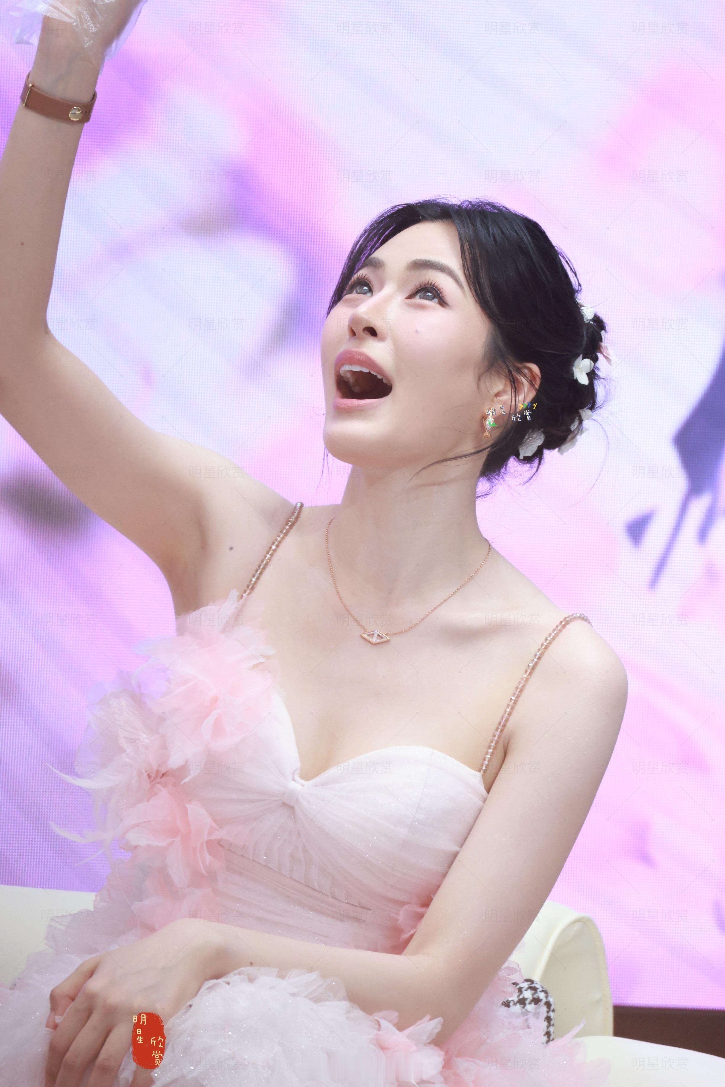邝玲玲260725东莞活动生图姐姐香迷糊了