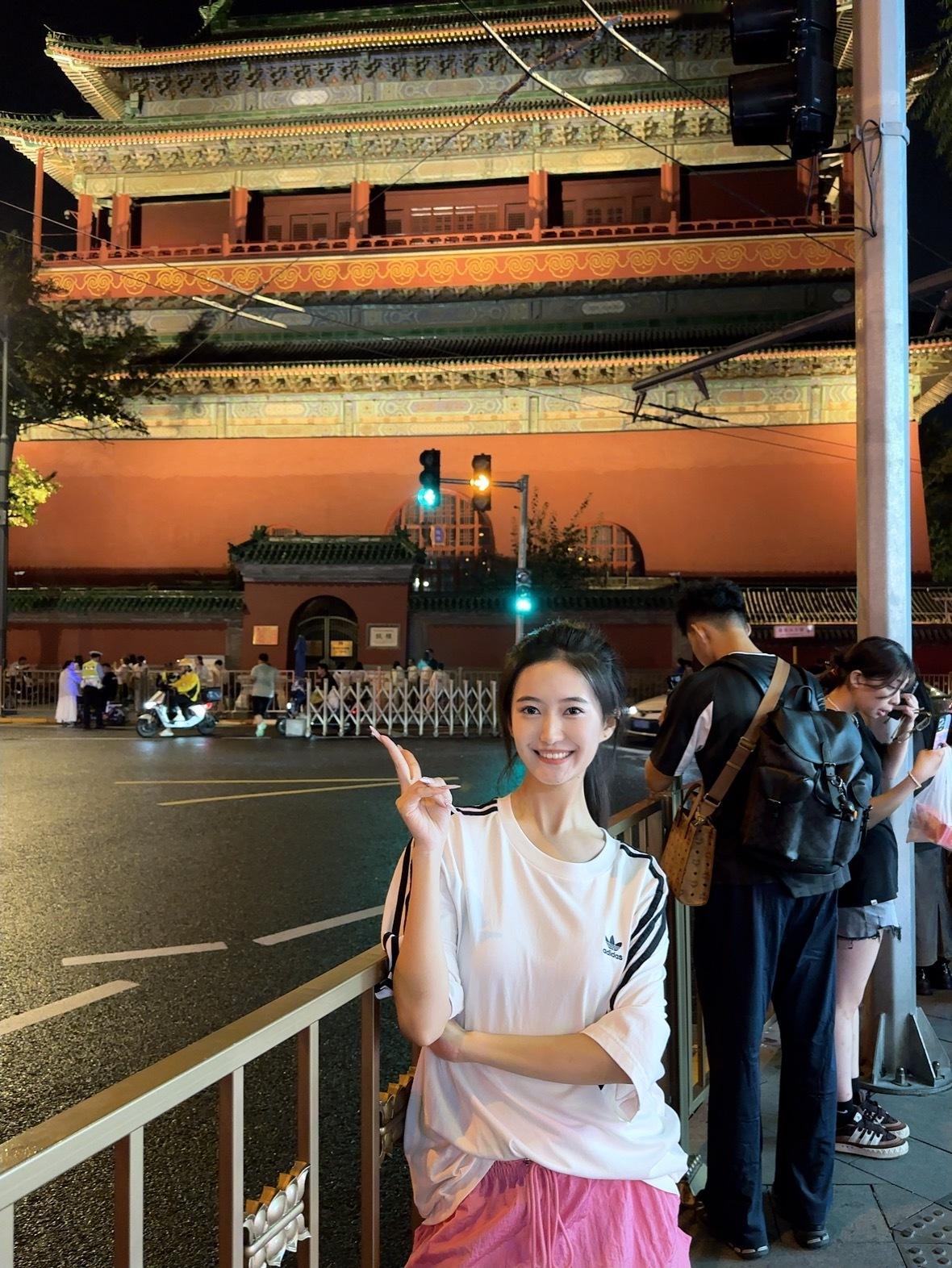 🌆饭后溜溜溜琪天大圣​​​