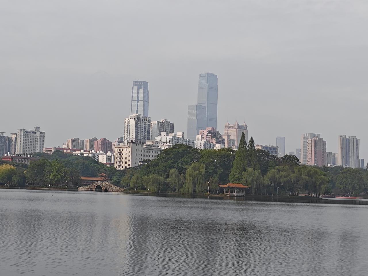 把评职称比作闯关游戏，想要提高通关概率，记住这几点。第一，分清资格和聘任，拿到