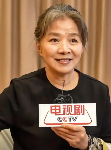 迟蓬老师在央视这段采访，揭露了老戏骨在资本面前遇到的困境！迟蓬老师说，虽然我