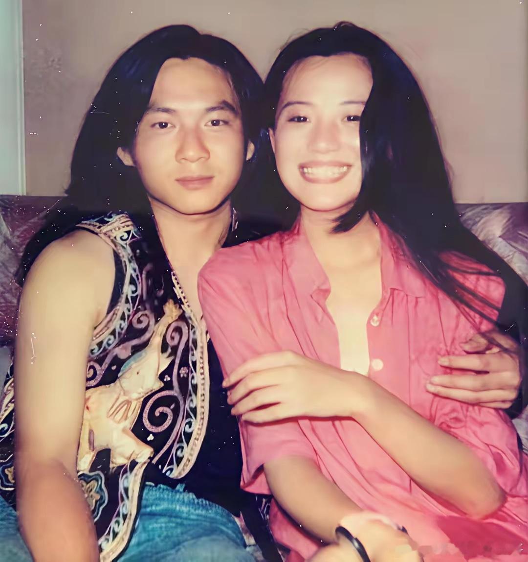 栾树与王菲分开后，娶了演员咏梅，两人结婚20多年了一直很甜蜜，他也成为大老板了。